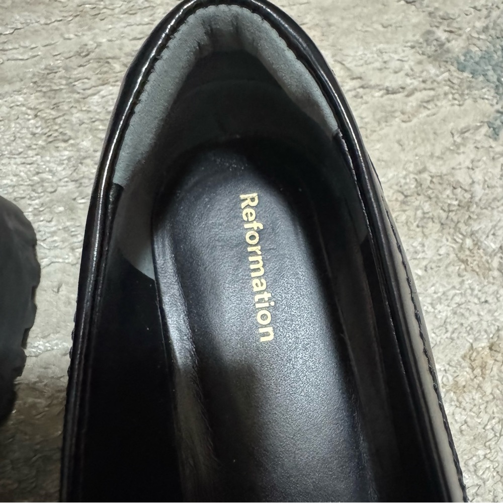 NWOB Reformation Agathea Chunky Loafers in Black/White Size 7.5 - Picture 4 of 8